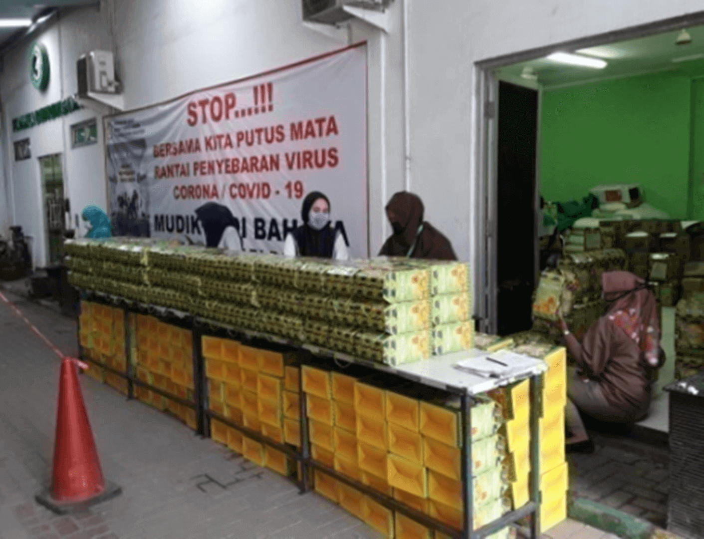 Distributing Cakes for Employees 3